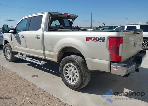 2017 Ford F250 Lariat из США, поврежденный, VIN 1FT7W2BT1HEC79070
